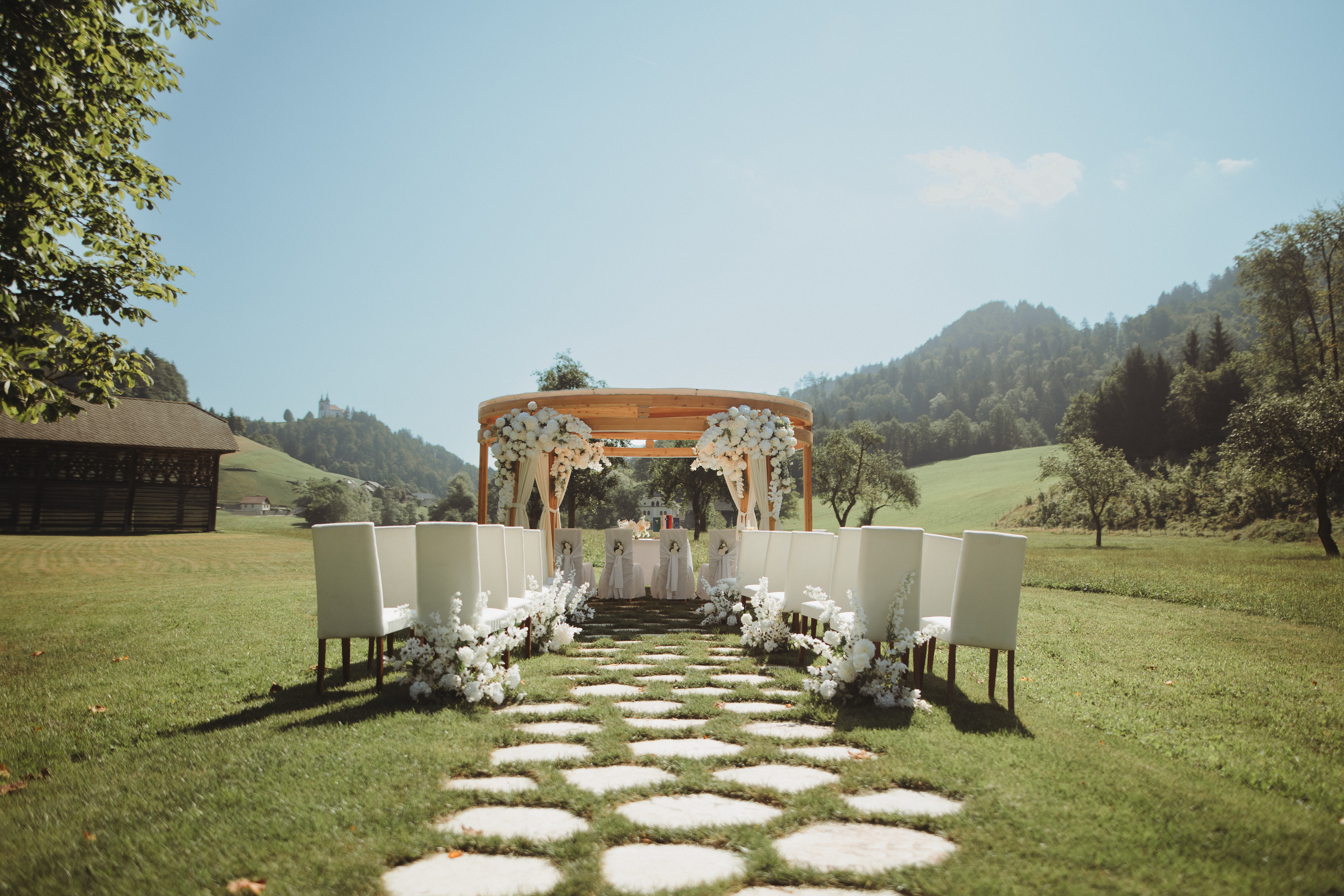 Dvorec Visoko, poročni paviljon